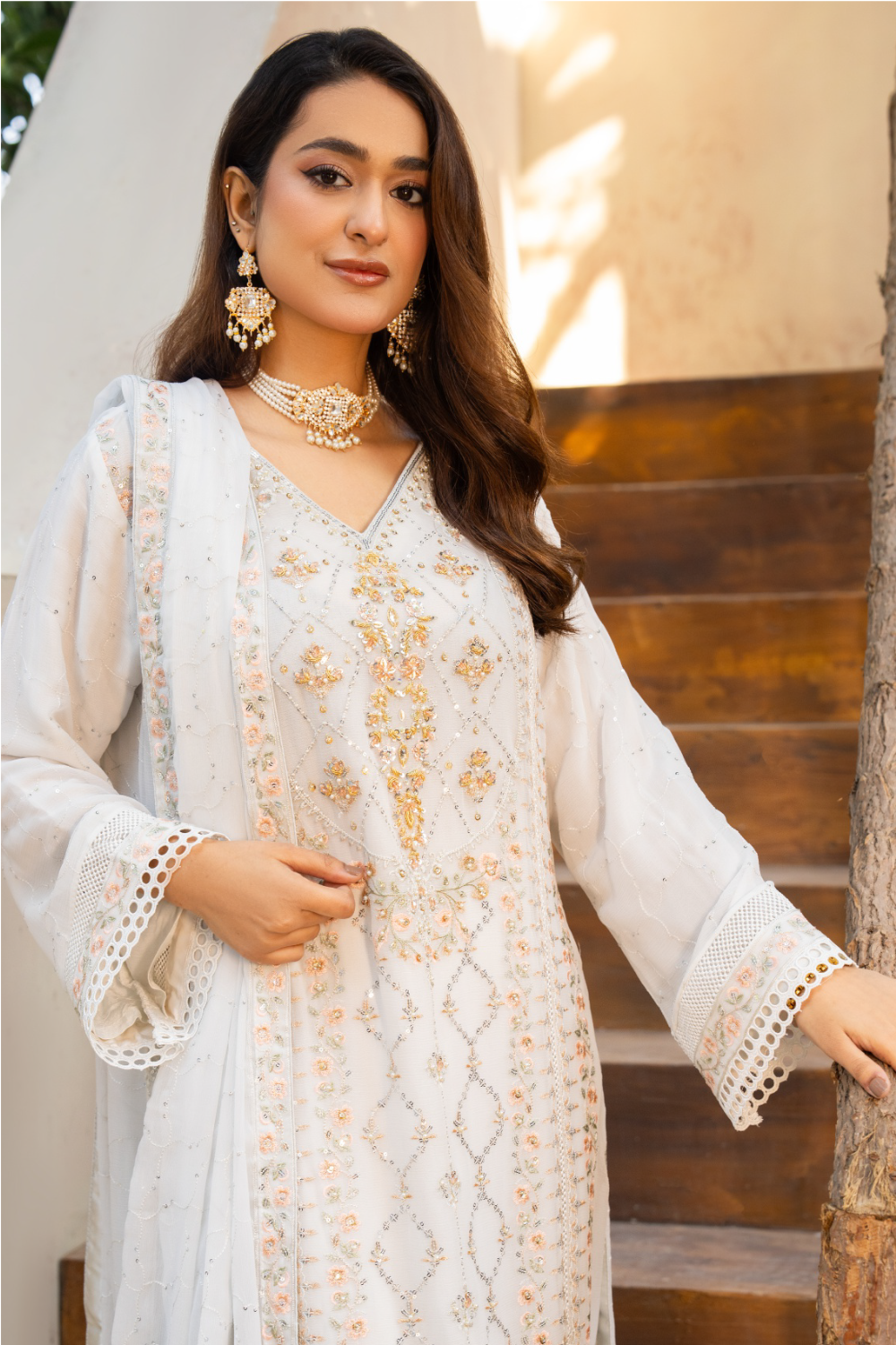 white pakistani dress White Pakistani Suit